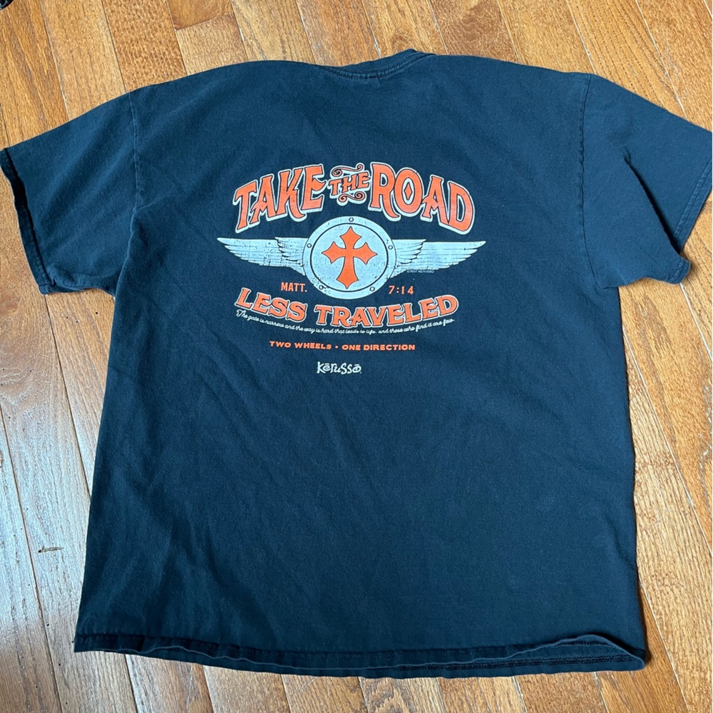 Black Graphic T-Shirt road Less Traveled. Size Large